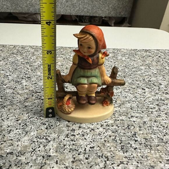 Hummel Goebel Girl “Just Resting” Porcelain Figurine Circa 1960 Vintage TMK 4 - Picture 10 of 11